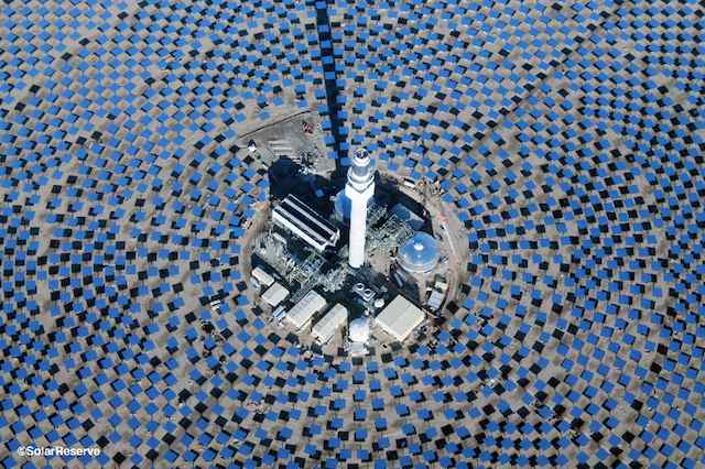 Crescent Dunes concentrating solar power plant (courtesy of SolarReserve)