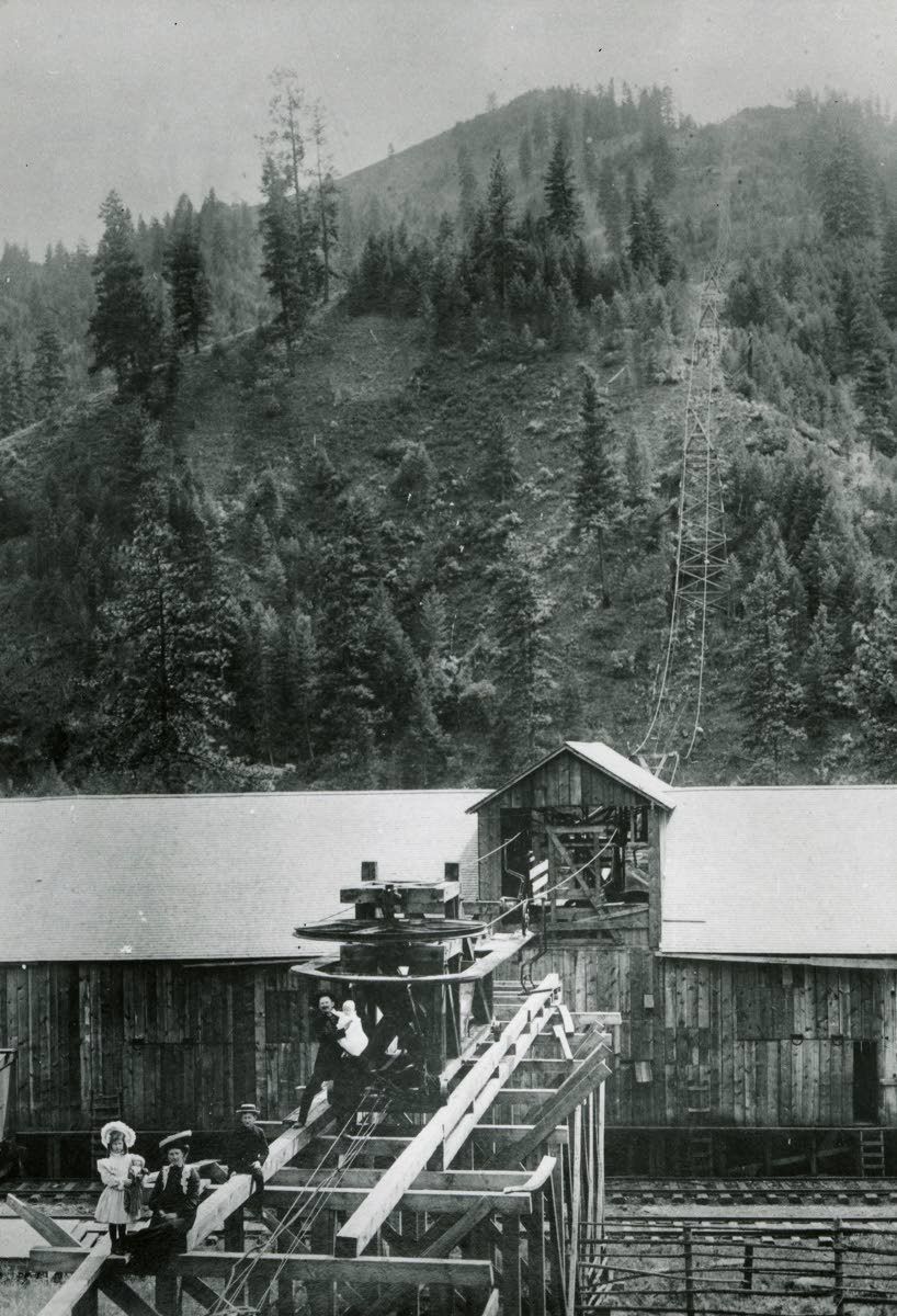 The Tramway Tram, on the Clearwater River. (Courtesy of the WSU Library's MASC)