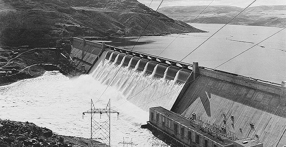 Grand Coulee Dam on the Columbia River in 1942. The Bureau of Reclamation facility electrified the Pacific Northwest and remains one of the most productive hydropower plants in the world. Library of Congress/Farm Security Administration/U.S. Bureau of Reclamation