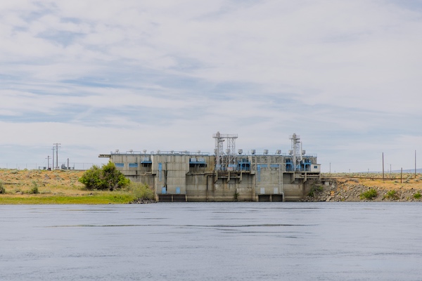 An intake pump still stands on the Columbia River. It once supplied Hanford reactors with enormous amounts of water for cooling. (Evan Benally Atwood/High Country News)