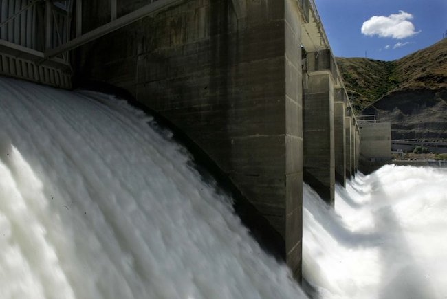 Shown here is the Lower Granite Dam on the Snake River. Under a new agreement, Bonneville Power Administration will adjust its spill policies on dams in the Snake and the Columbia rivers to benefit salmon while making the change financially feasible to the BPA. (Alan Berner / The Seattle Times)