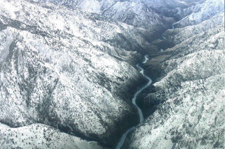 The Middle Fork of the Salmon River has some of the most pristine salmon habitat in the Pacific Northwest. Its wild fish may be able to adapt to climate change, but this resiliency is not enough to withstand the lethal impacts of hydropower systems. (Katherine Jones)