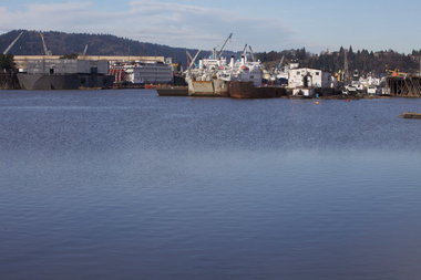 (Jamie Francis) Commerce in busy Portland Harbor will be affected by every choice to remove or bury PCBs and other contaminants at the bottom of the river. Several options now under consideration show a combination of both approaches.