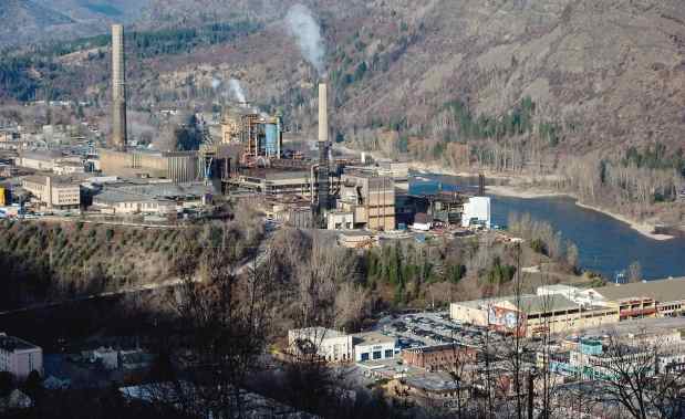 (Darryl Dyck photo) The Teck lead and zinc smelting and refining complex at Trail is shown in a 2012 photo.