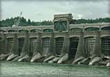 Dam spillway gates