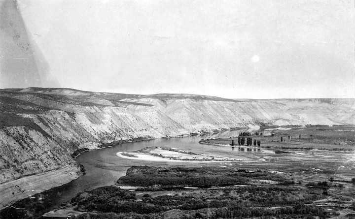 An example of Snake River habitat, circa 1902, prior to dam construction (photo: USGS).